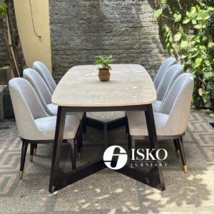 CS 07 - Diningset